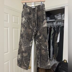 Hollister Men's Camo Drawstring Sweatpants - Olive/Brown